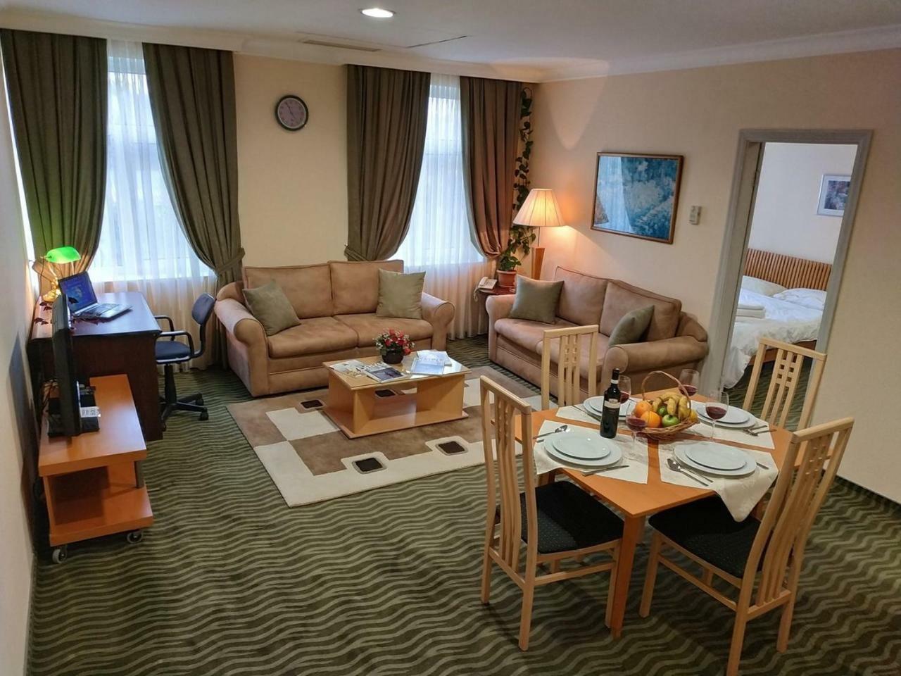 City Mansion Aparthotel Баку Экстерьер фото